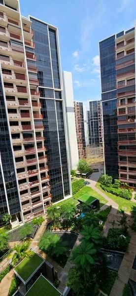 RIVERFRONT RESIDENCES 8