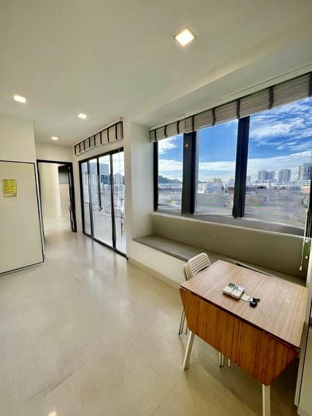 HARBOUR SUITES 1