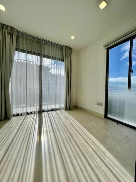 HARBOUR SUITES 6