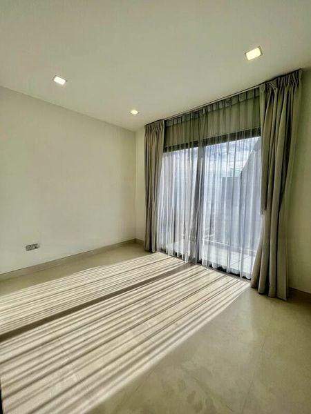 HARBOUR SUITES 7