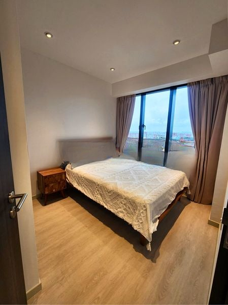 RIVERFRONT RESIDENCES 4