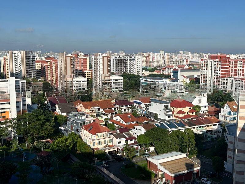 RIVERFRONT RESIDENCES 10