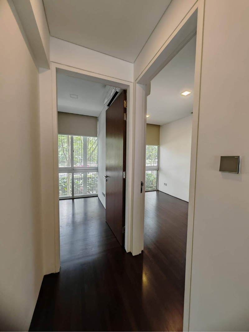 HOLLAND MEWS 10