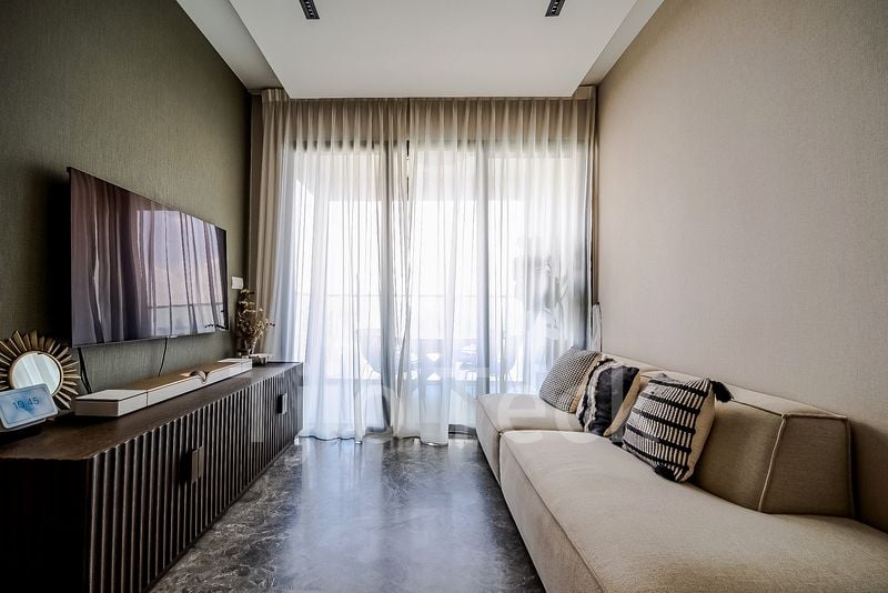 AVENUE SOUTH RESIDENCE 7