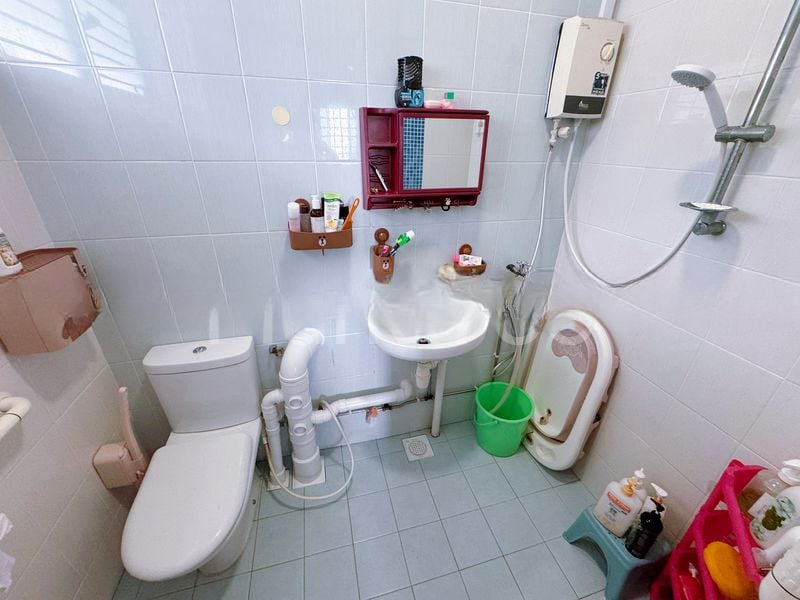 ANG MO KIO AVE 10 15