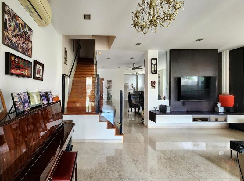 BUKIT LOYANG ESTATE 10