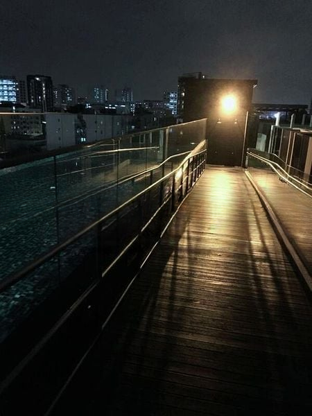 THE WATER EDGE 2