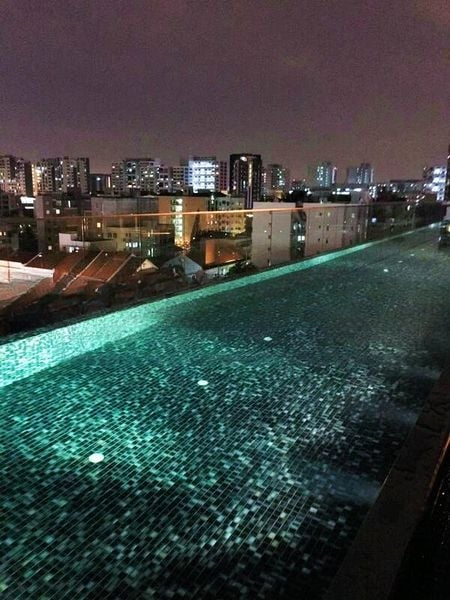 THE WATER EDGE 9