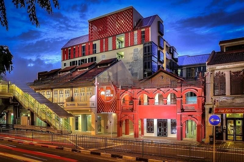 THE RED HOUSE 1