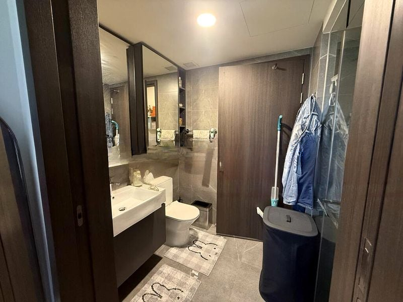 RIVERFRONT RESIDENCES 3