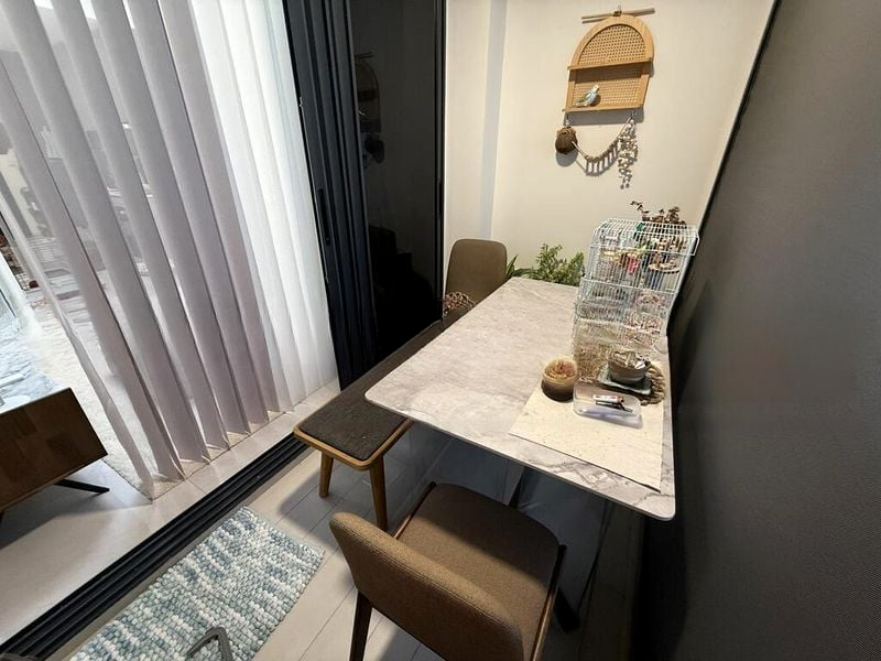 RIVERFRONT RESIDENCES 4