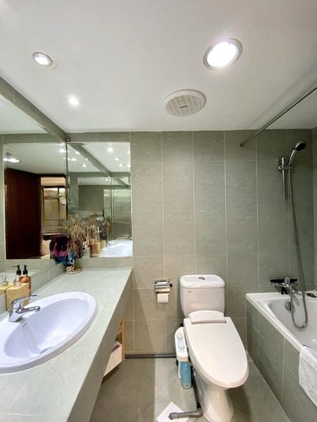 INTERNATIONAL PLAZA 6