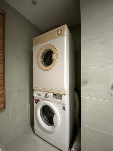 INTERNATIONAL PLAZA 4