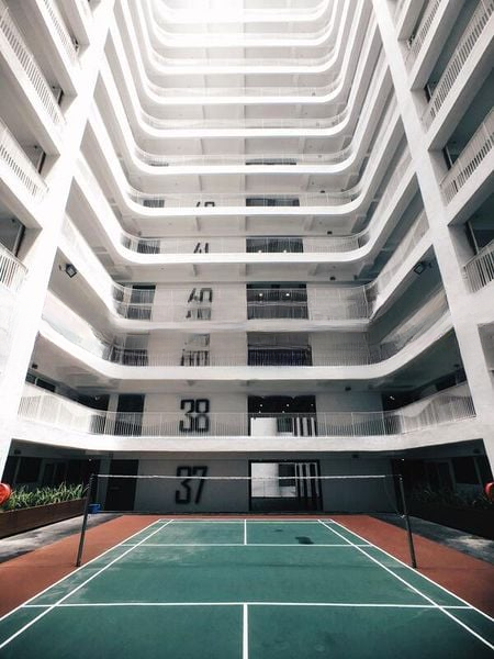 INTERNATIONAL PLAZA 2