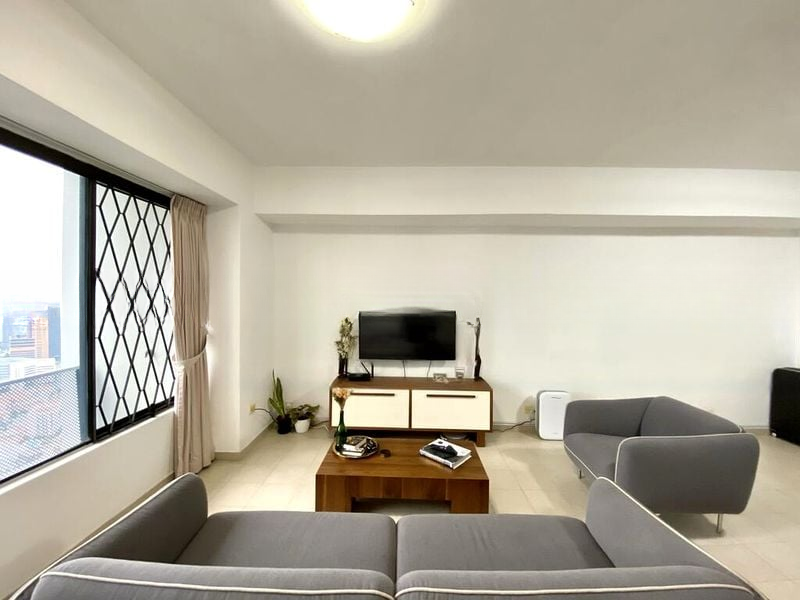 INTERNATIONAL PLAZA 7