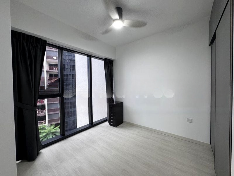 RIVERFRONT RESIDENCES 5