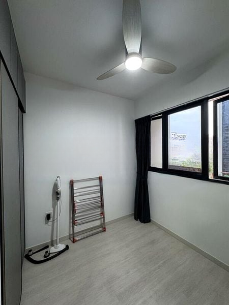 RIVERFRONT RESIDENCES 4