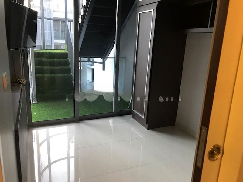 SUITES 28 8