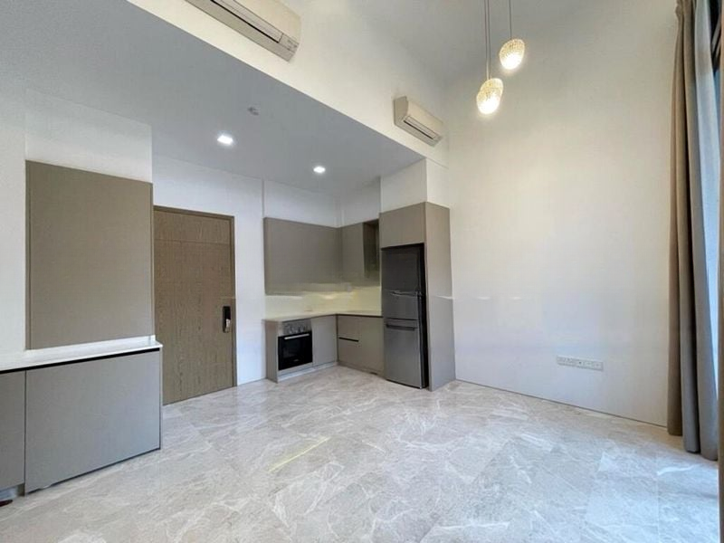 THE ENCLAVE . HOLLAND 5