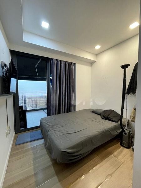 THE LAKEFRONT RESIDENCES 3