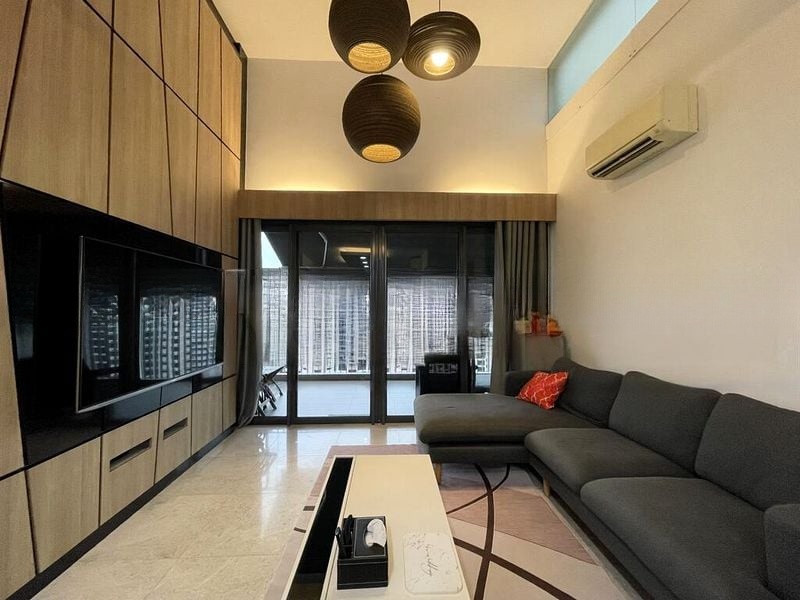 THE LAKEFRONT RESIDENCES 8