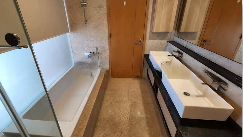 MARINA BAY RESIDENCES 10