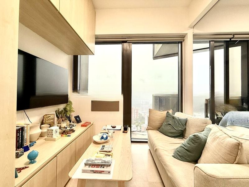 COMMONWEALTH TOWERS 7