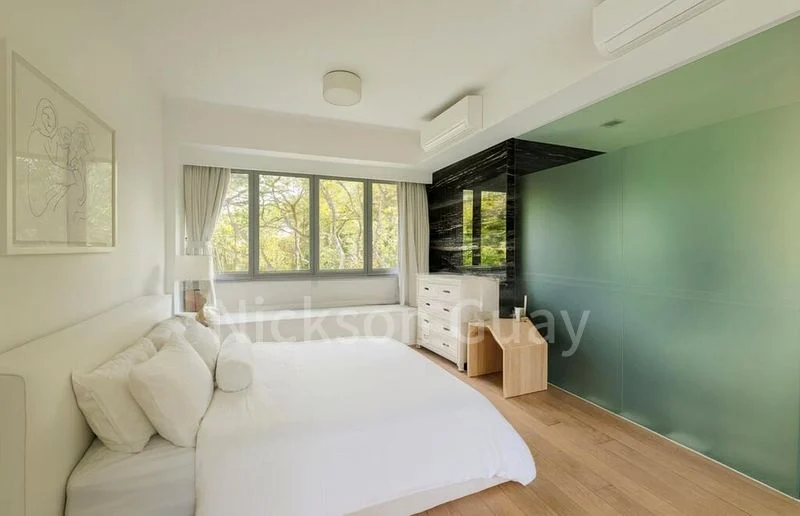 THE HOLLAND COLLECTION 5