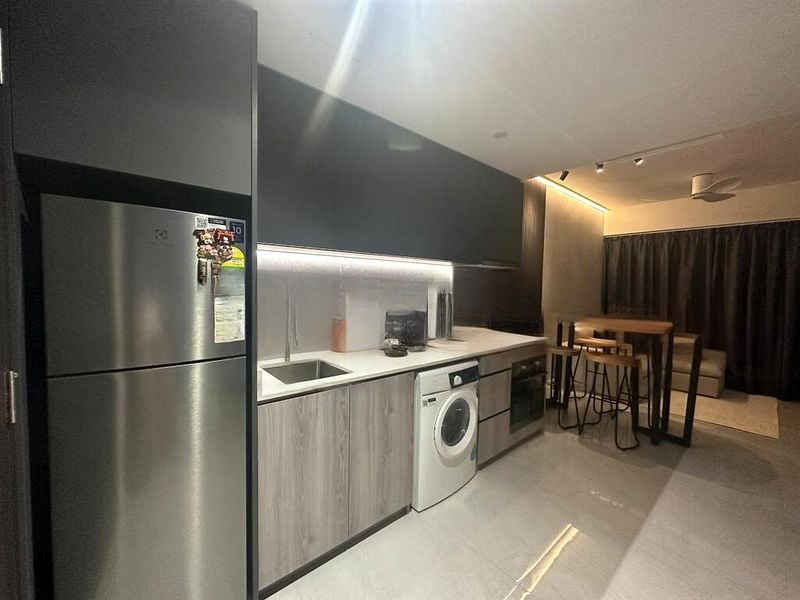 RIVERFRONT RESIDENCES 6