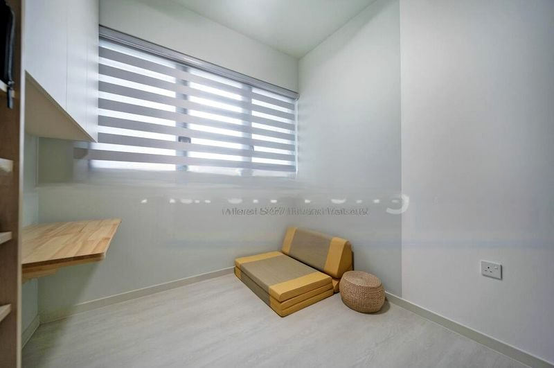 RIVERFRONT RESIDENCES 10