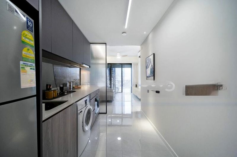 RIVERFRONT RESIDENCES 12