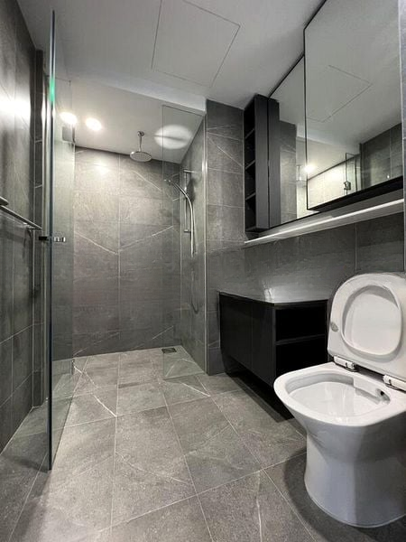 RIVERFRONT RESIDENCES 8