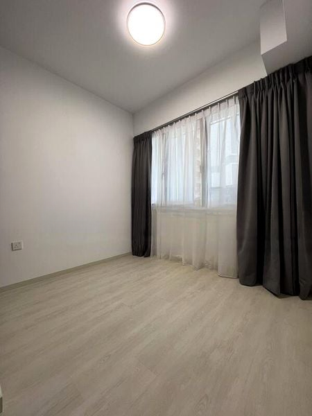 RIVERFRONT RESIDENCES 9