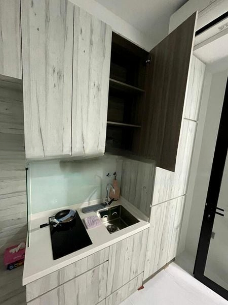 PARK 1 SUITES 1