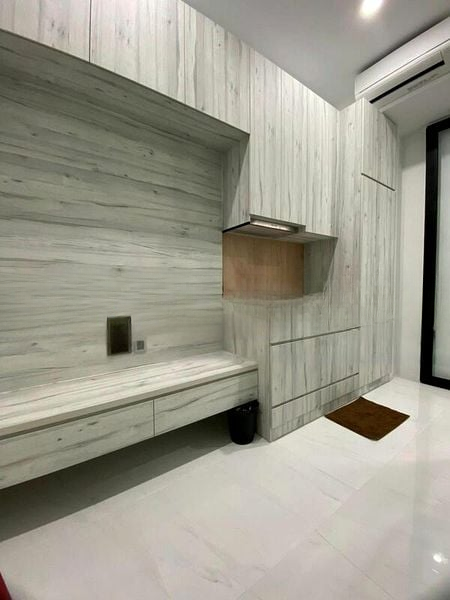 PARK 1 SUITES 10