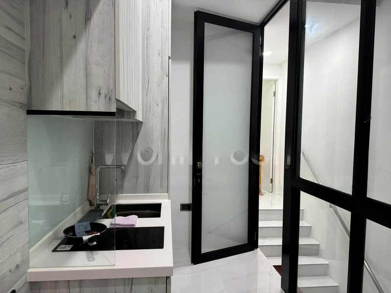 PARK 1 SUITES 7