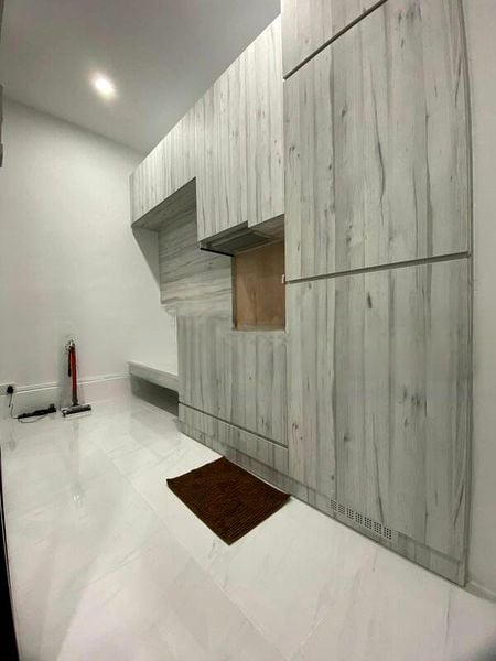 PARK 1 SUITES 13