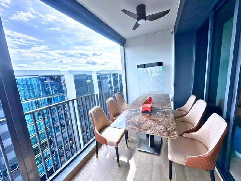 TREASURE AT TAMPINES 5