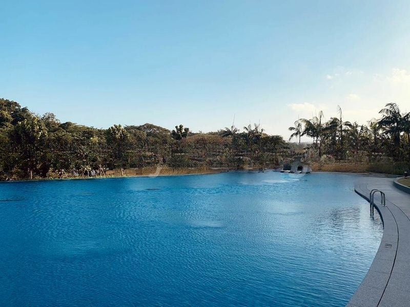 SEASIDE RESIDENCES 8