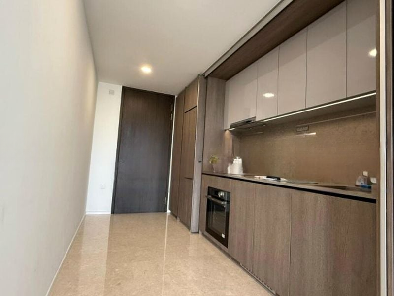 AVENUE SOUTH RESIDENCE 8