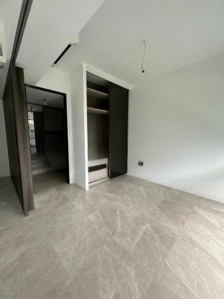 THE REEF AT KING'S DOCK 2