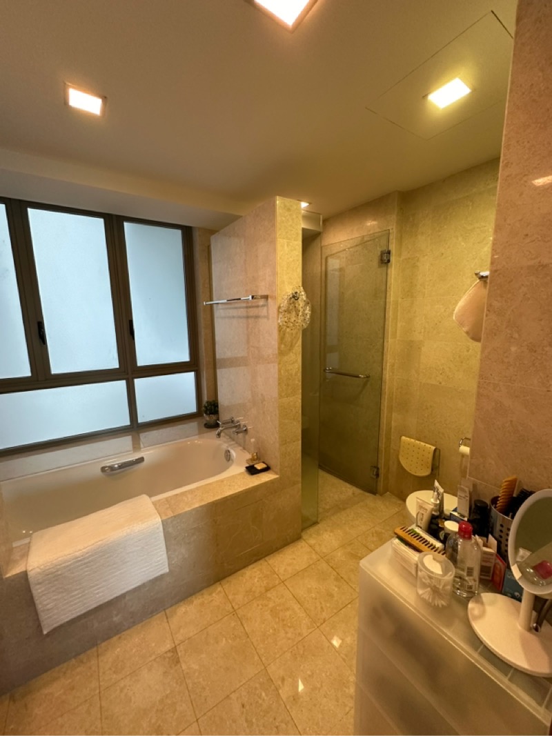 THE BERTH BY THE COVE 11