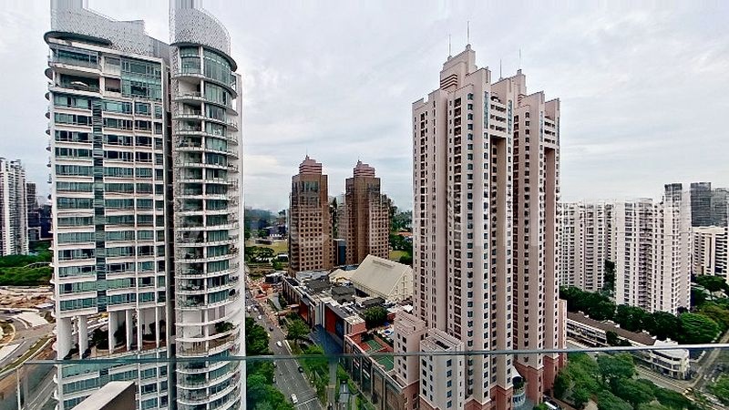 THE COSMOPOLITAN 10