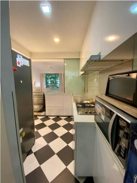 WEST BAY CONDOMINIUM 8