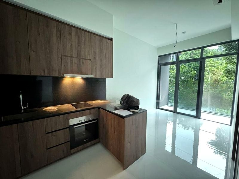 PHOENIX RESIDENCES 7