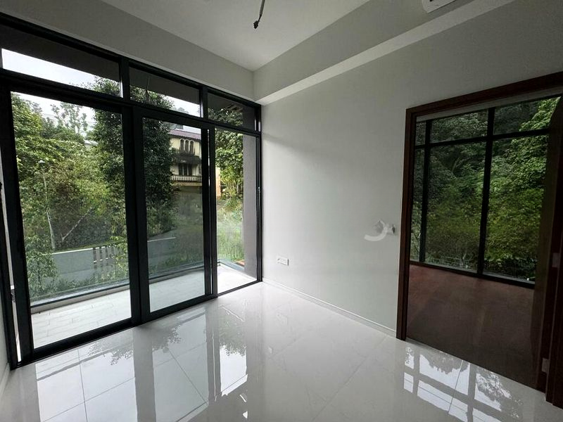 PHOENIX RESIDENCES 5