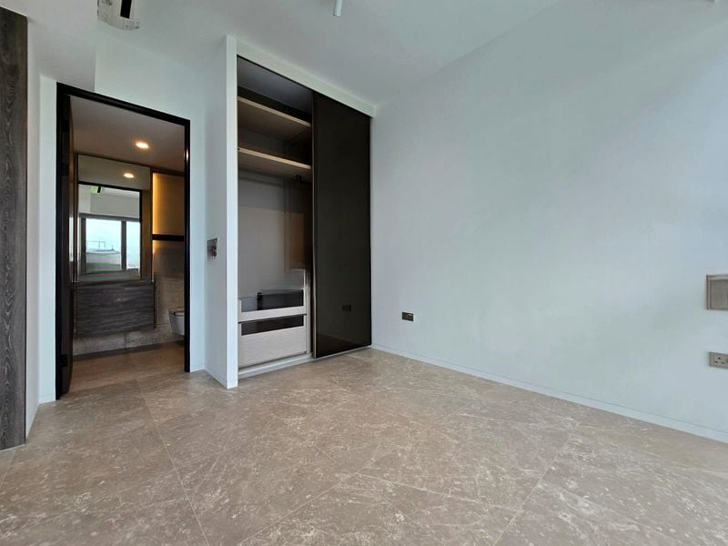 THE REEF AT KING'S DOCK 6