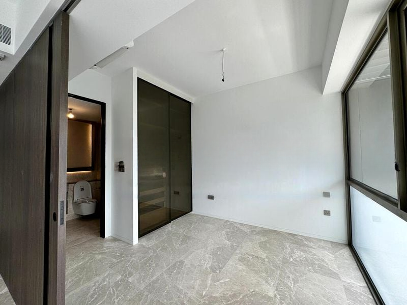 THE REEF AT KING'S DOCK 13