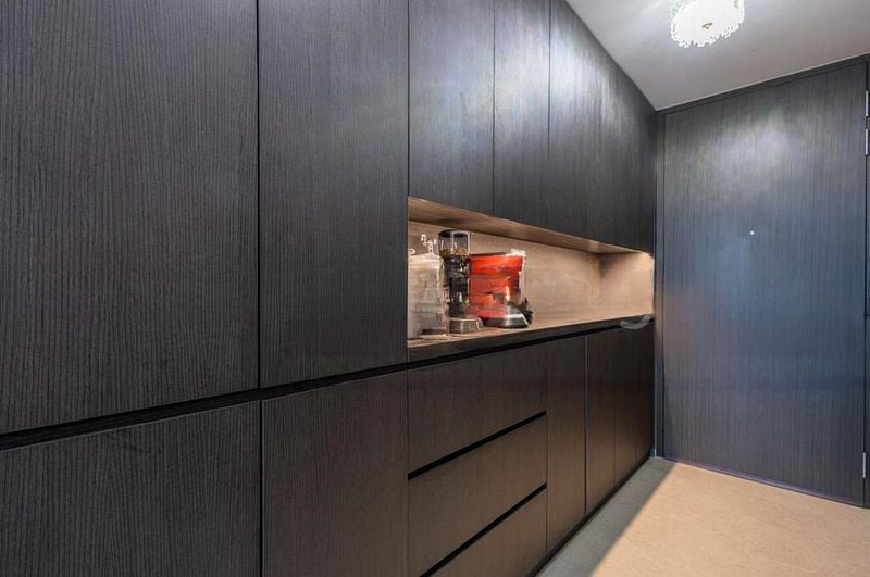 AVENUE SOUTH RESIDENCE 13