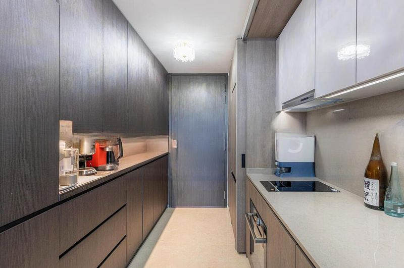 AVENUE SOUTH RESIDENCE 14